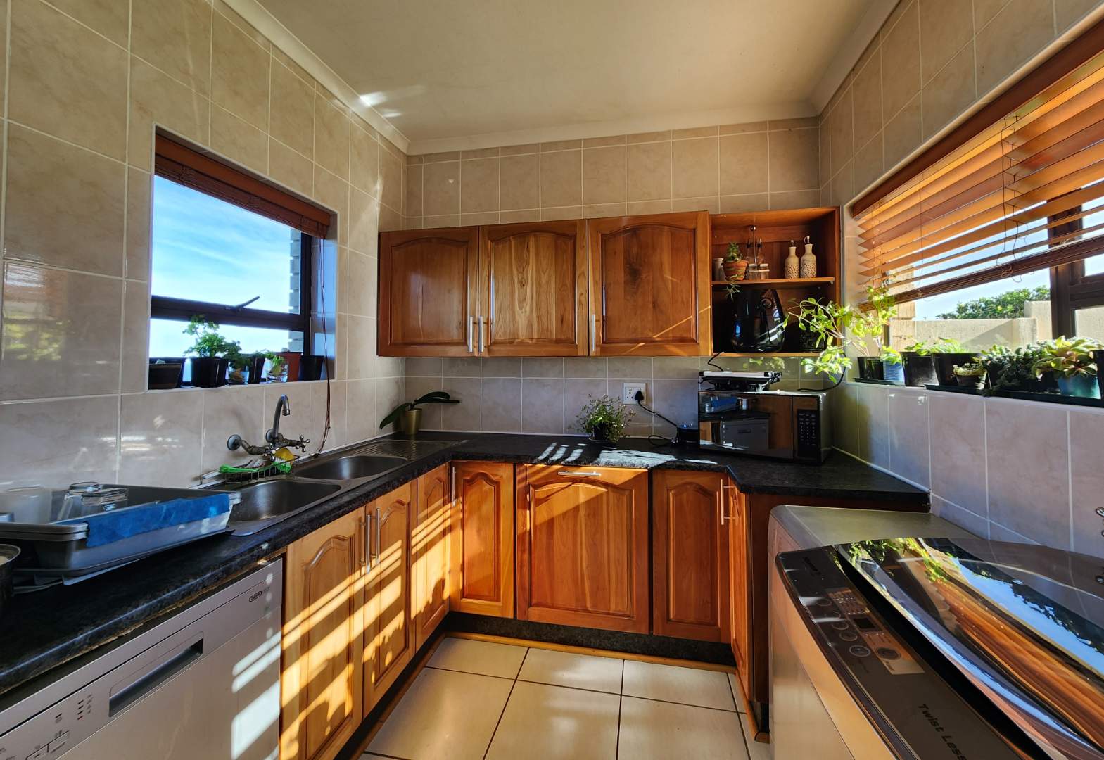 4 Bedroom Property for Sale in Village On Sea Western Cape